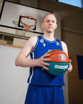 �������� ������ 12 ����� � �������� ����� �� ������� ����� ������������ �� ����������� ������