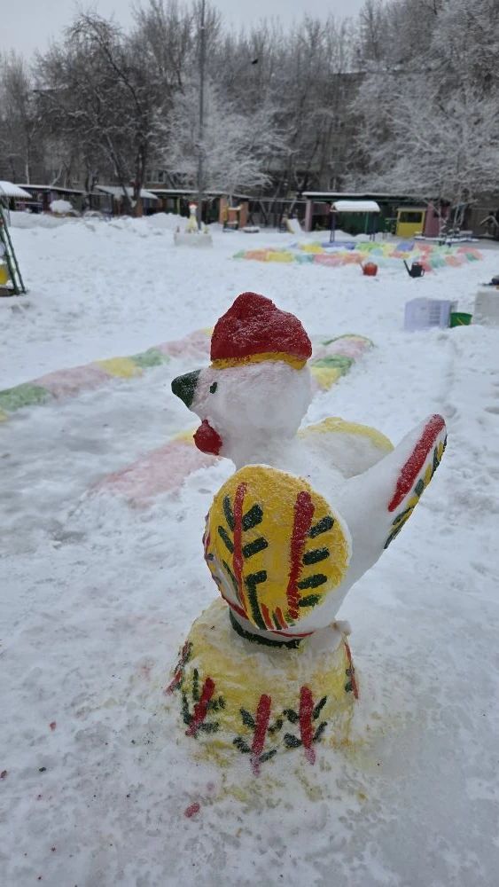 Вот такие сказочные животные «поселились» во дворе детского сада №8 Вот такие сказочные животные «поселились» во дворе детского сада №8