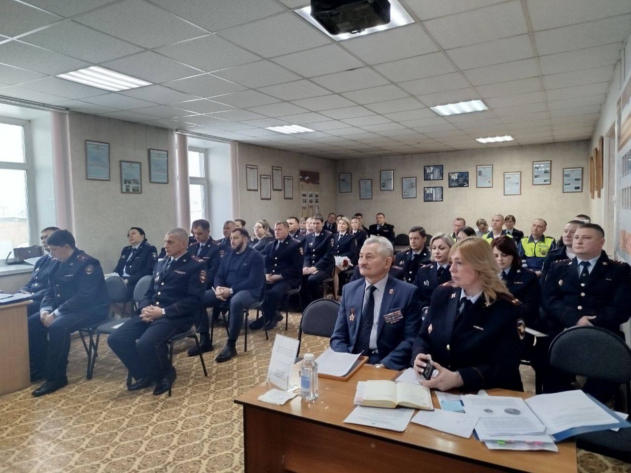 В МО МВД России «Емельяновский» подвели итоги 2025 года В МО МВД России «Емельяновский» подвели итоги 2025 года