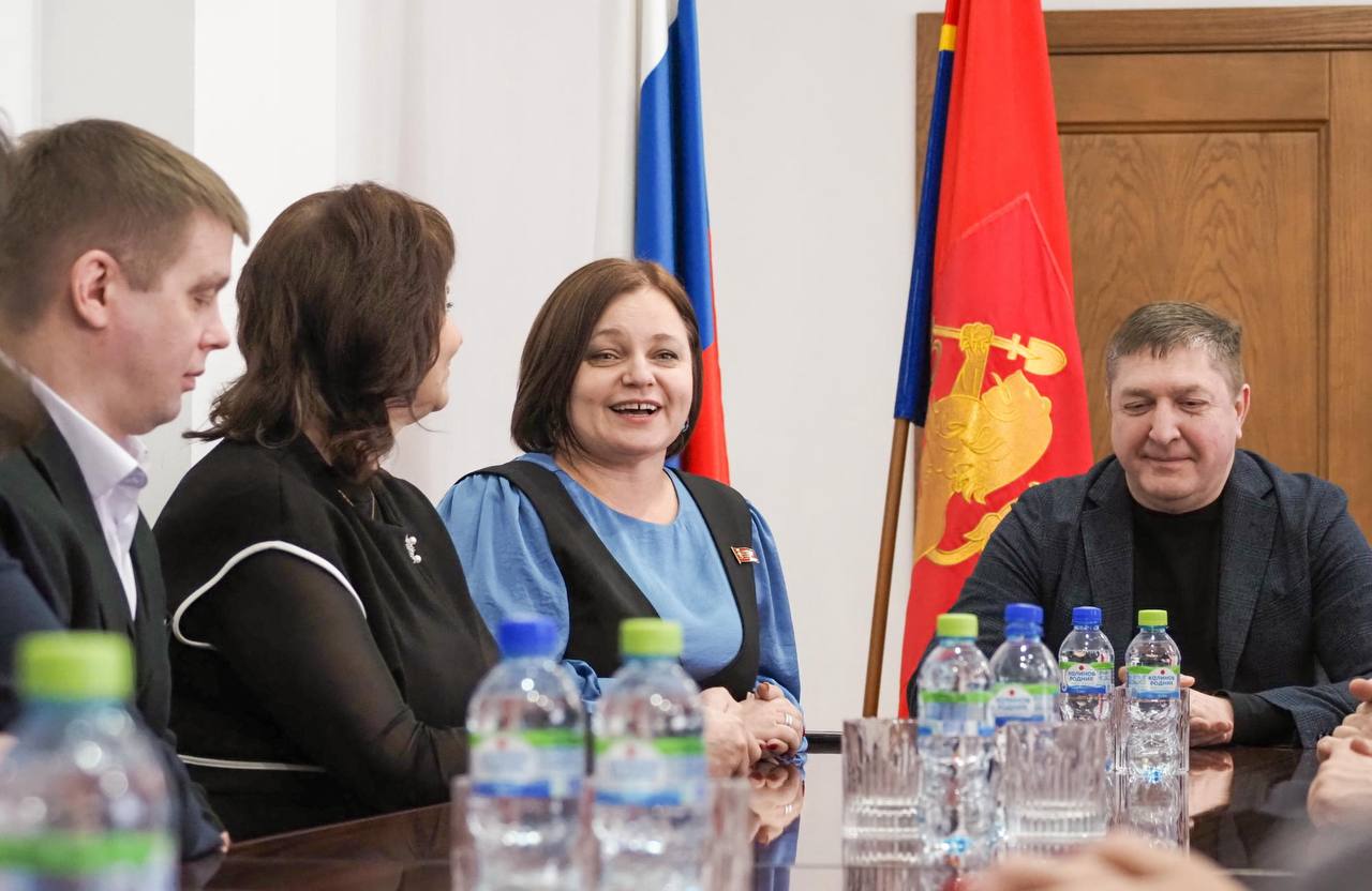 Лучших работников сферы образования нашего города наградили сегодня в Красноярском городском Совете Лучших работников сферы образования нашего города наградили сегодня в Красноярском городском Совете