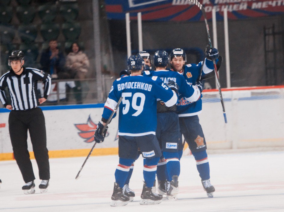 «Сокол» на своем льду минимально переиграл «Горняк-УГМК»