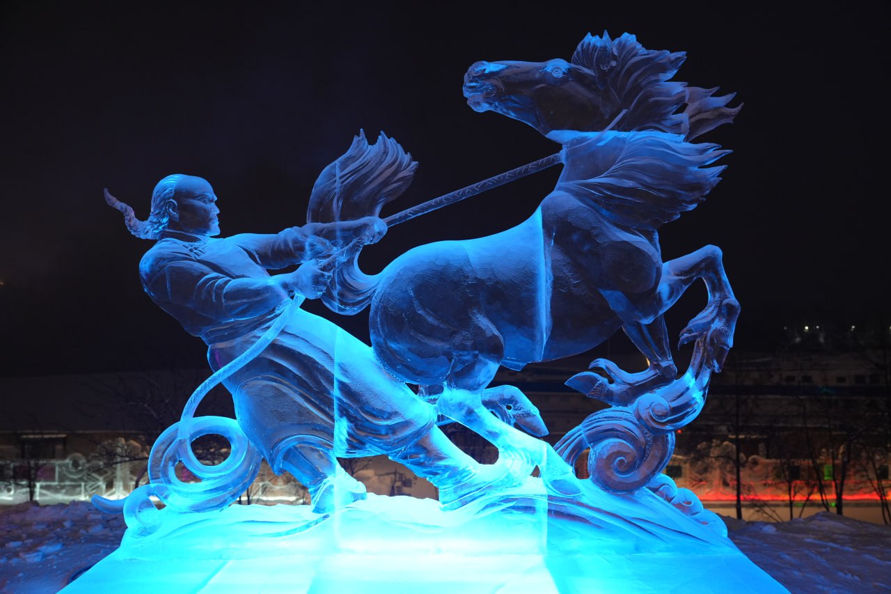 На улице потеплело – самое время увидеть магию «Волшебного льда Сибири» в деталях На улице потеплело – самое время увидеть магию «Волшебного льда Сибири» в деталях
