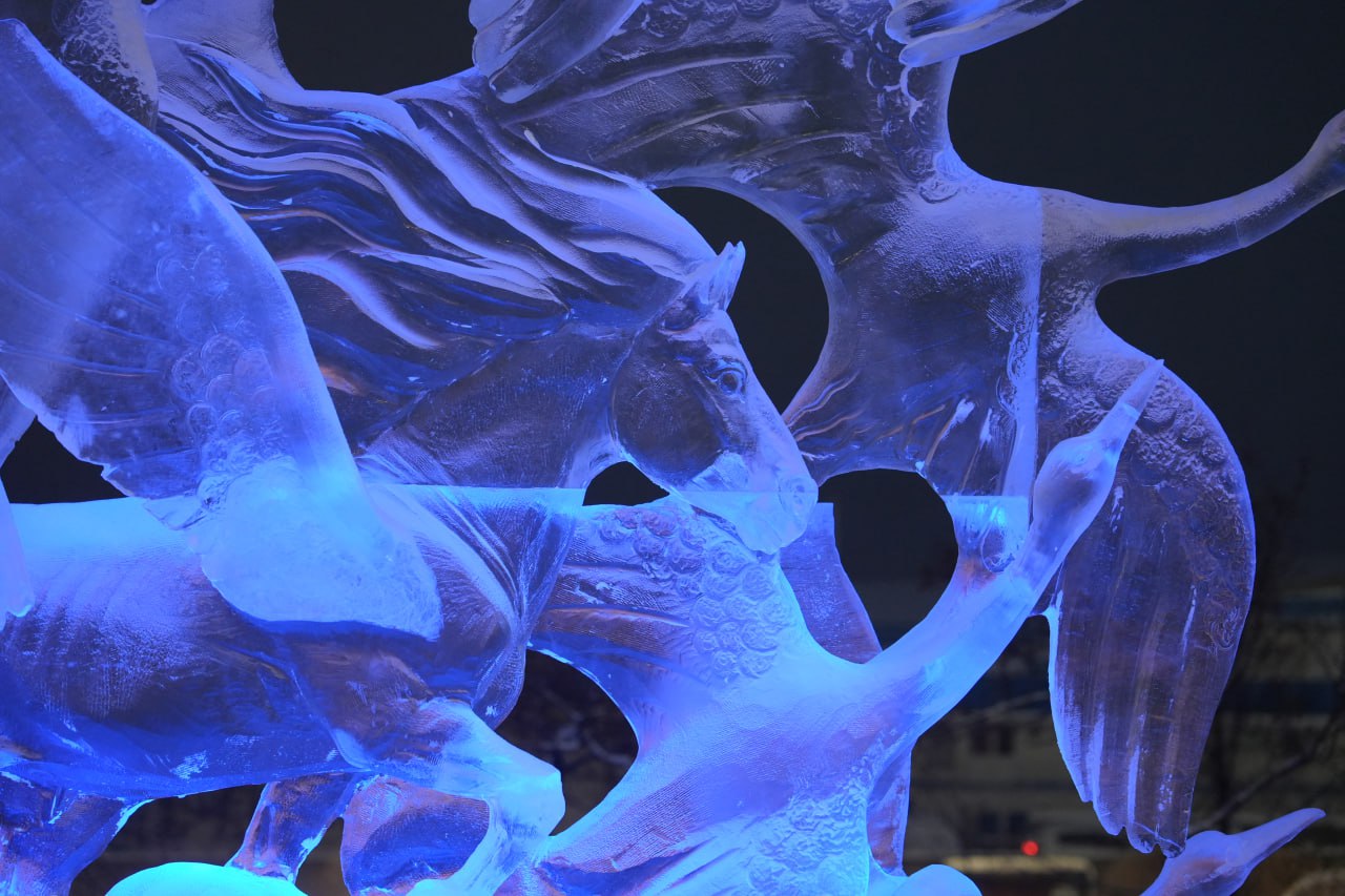 На улице потеплело – самое время увидеть магию «Волшебного льда Сибири» в деталях На улице потеплело – самое время увидеть магию «Волшебного льда Сибири» в деталях