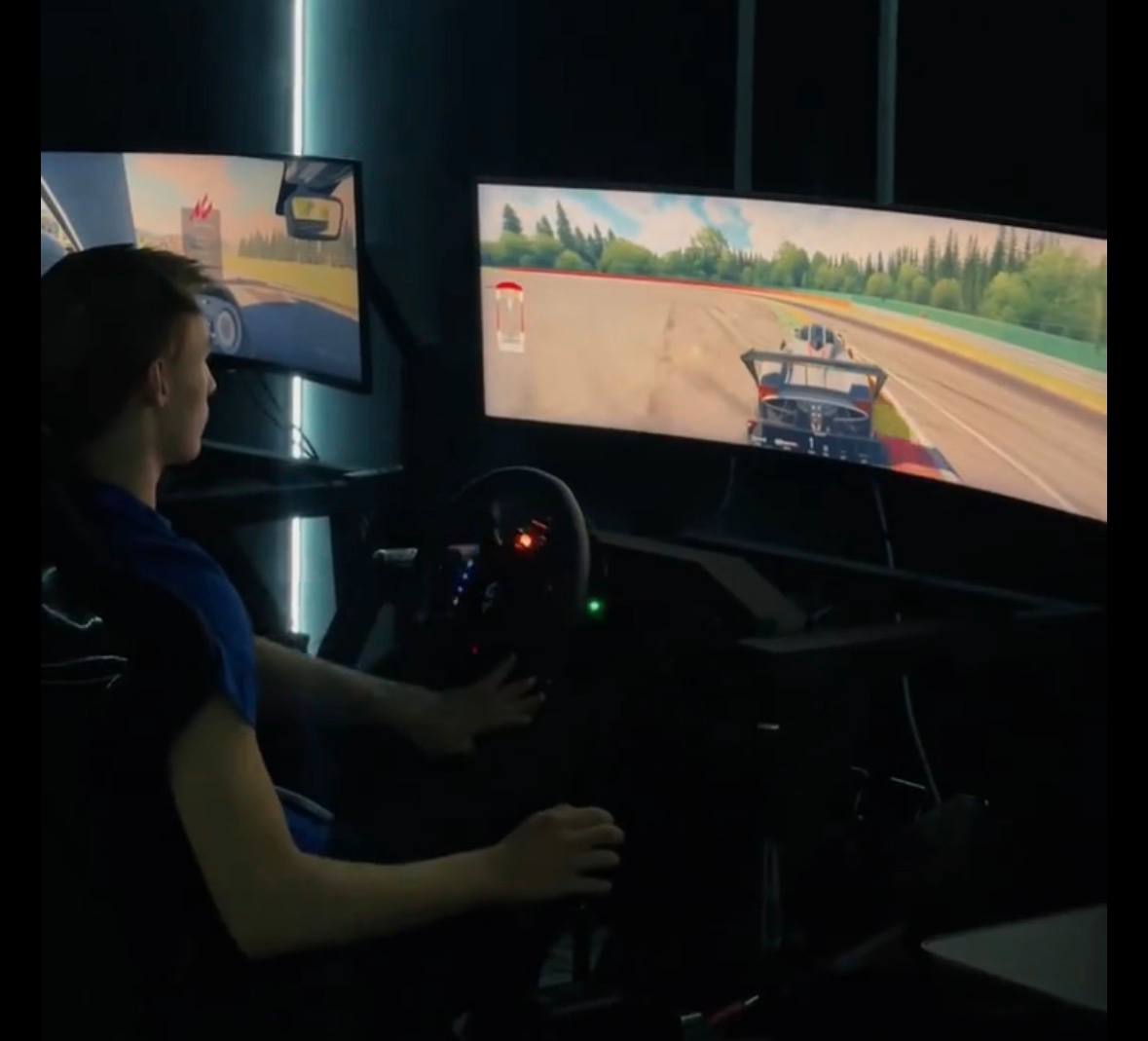 Фиджитал-центр заработал на центральном стадионе Красноярска