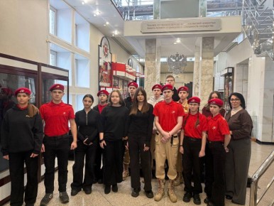 Ученики полицейского класса из Березовки посетили Народный музей ОВД Красноярского края