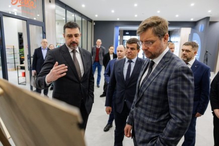 Принял участие в открытии обновленного корпуса Института цветных металлов СФУ