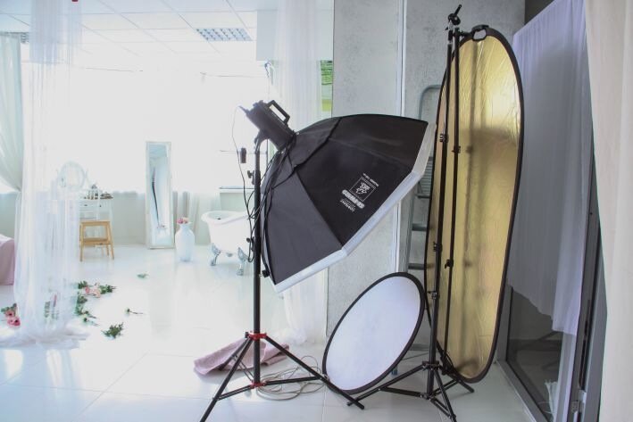 Как почистить зеркало от загрязнений без разводов в два счета: простой способ