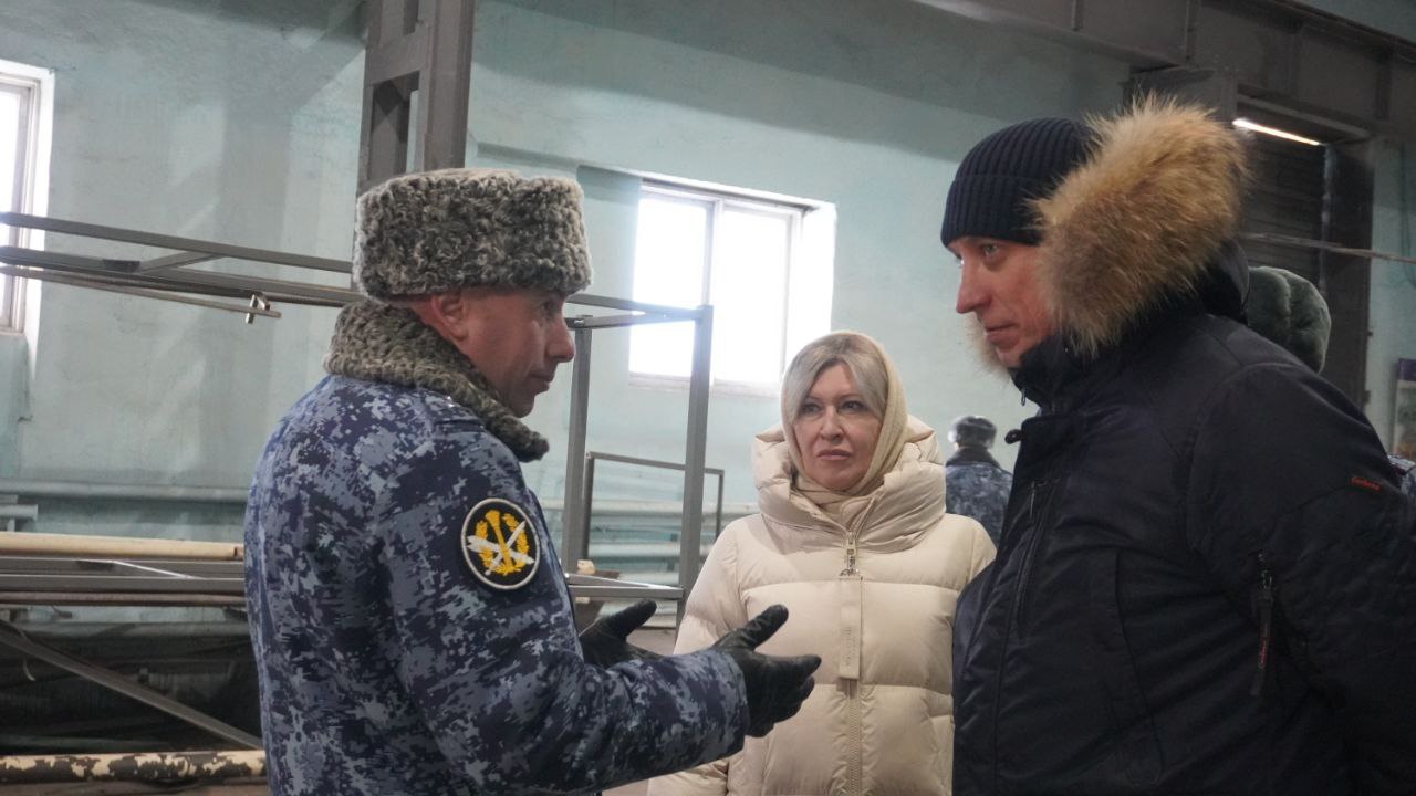 Исправительную колонию №6 с рабочим визитом посетили глава администрации Свердловского района г. Красноярска Лилия Назмутдинова и первый заместитель руководителя администрации Свердловского района г. Красноярска Дмитрий... Исправительную колонию №6 с рабочим визитом посетили глава администрации Свердловского района г. Красноярска Лилия Назмутдинова и первый заместитель руководителя администрации Свердловского района г. Красноярска Дмитрий...