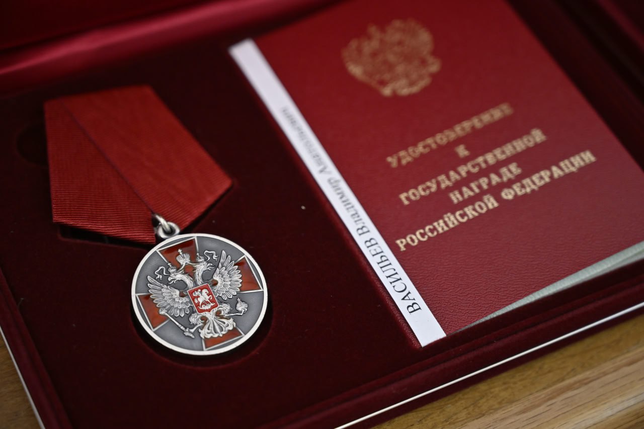 За существенный вклад в развитие страны и Красноярского края более 30 жителей региона удостоены государственных и краевых наград