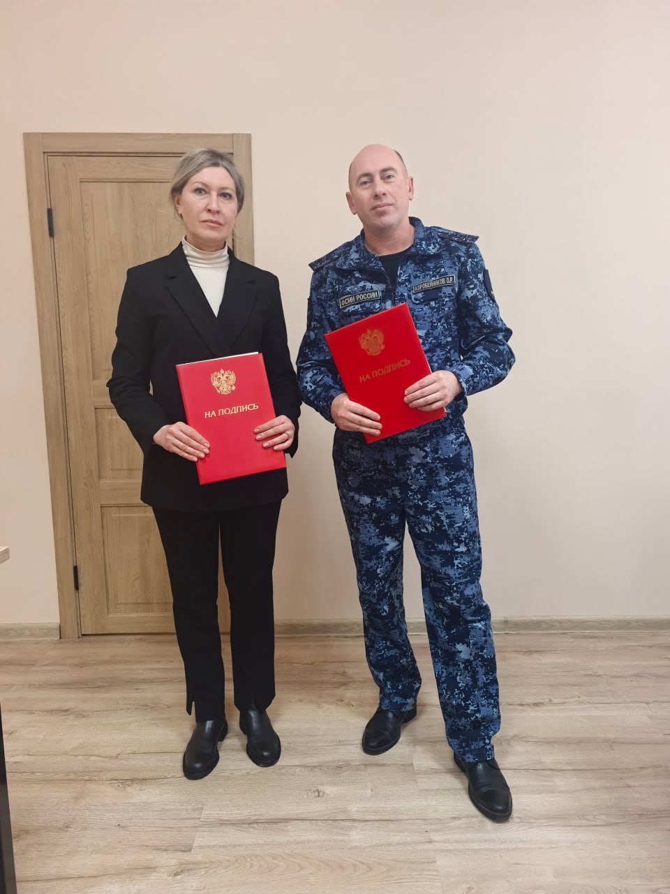 Исправительную колонию №6 с рабочим визитом посетили глава администрации Свердловского района г. Красноярска Лилия Назмутдинова и первый заместитель руководителя администрации Свердловского района г. Красноярска Дмитрий...