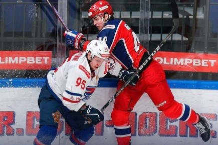 Красноярский «Сокол» на выезде проиграл московской «Звезде» в матче регулярного чемпионата Всероссийской хоккейной лиги