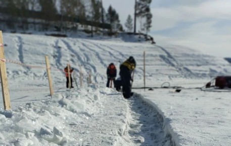 На Красноярском море сломали лед в заливе Шумиха