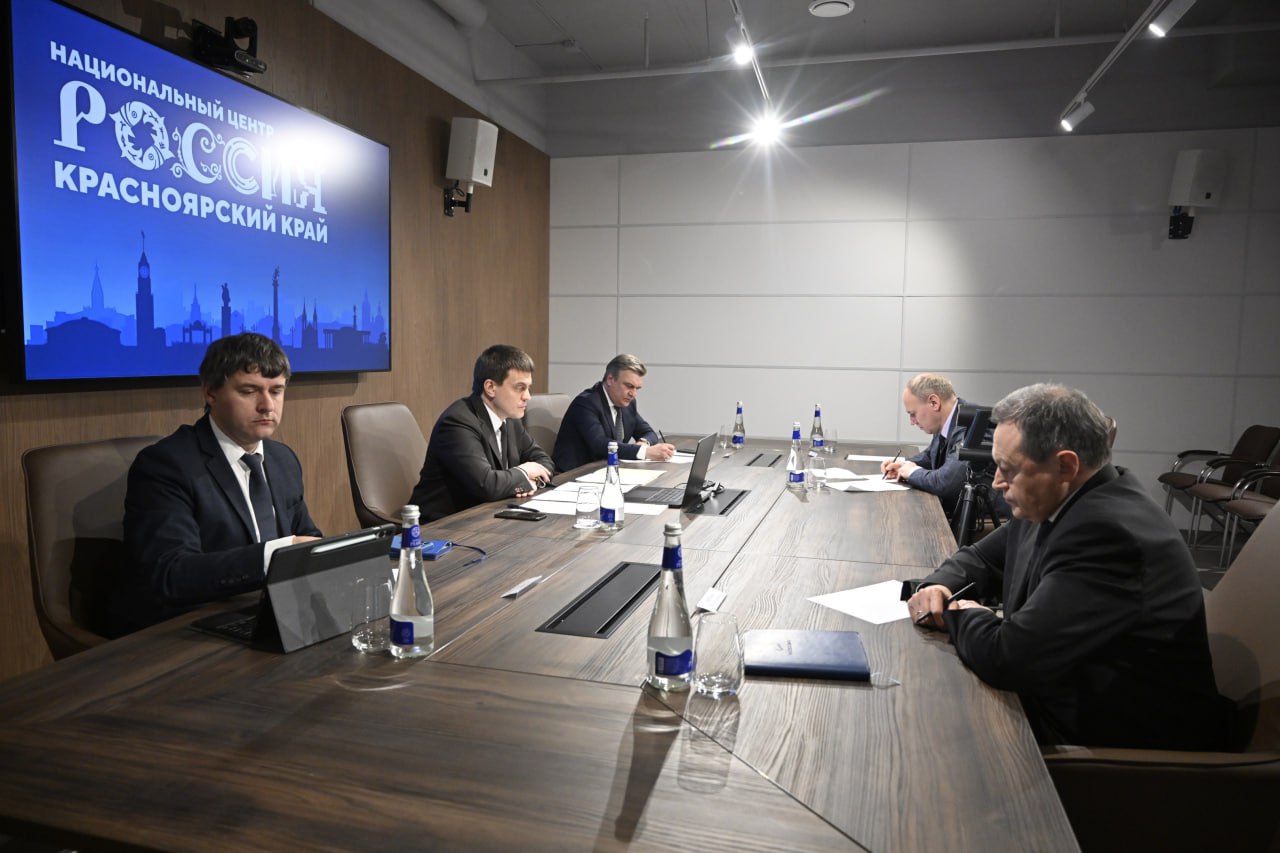 Первый заместитель председателя Правительства РФ Денис Мантуров провел заседание организационного комитета по подготовке к проведению Недели космоса