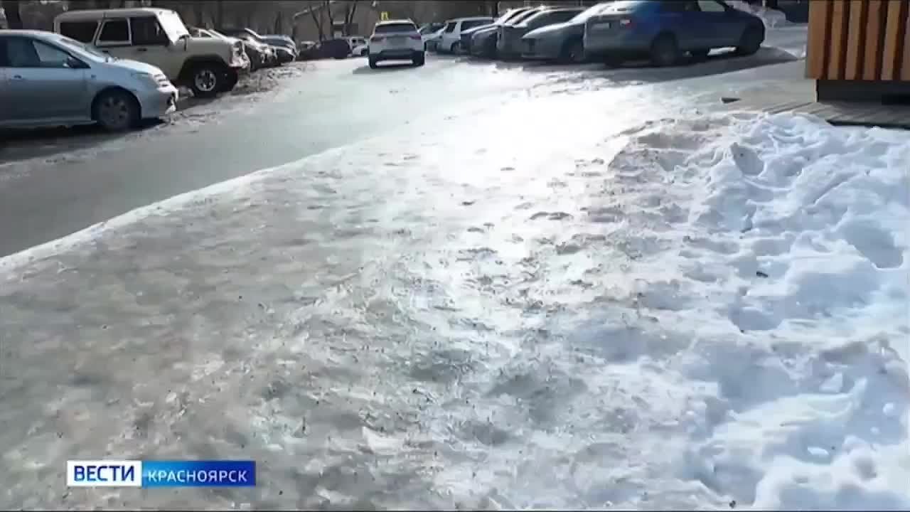 Улицы Красноярска превратились в каток