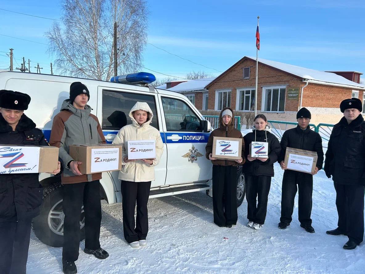 Транспортные полицейские Ачинска приняли участие в сборе гуманитарного груза в зону СВО