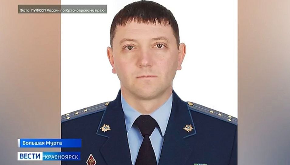 В Большой Мурте спасли мужчину из-под снежного завала В Большой Мурте спасли мужчину из-под снежного завала