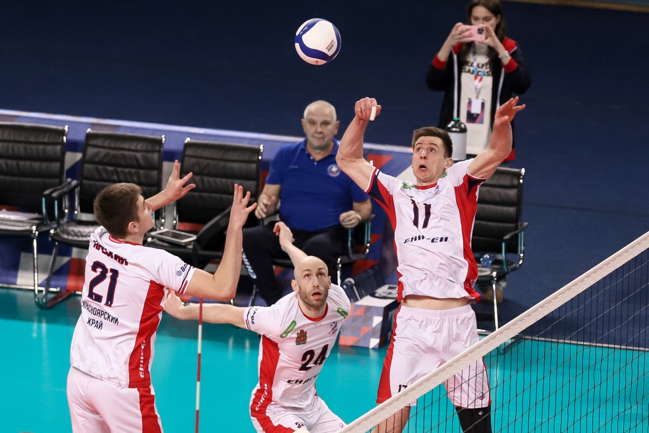 Волейболисты «Енисея» победили «Нову» из Новокуйбышевска со счетом 3:1 Волейболисты «Енисея» победили «Нову» из Новокуйбышевска со счетом 3:1