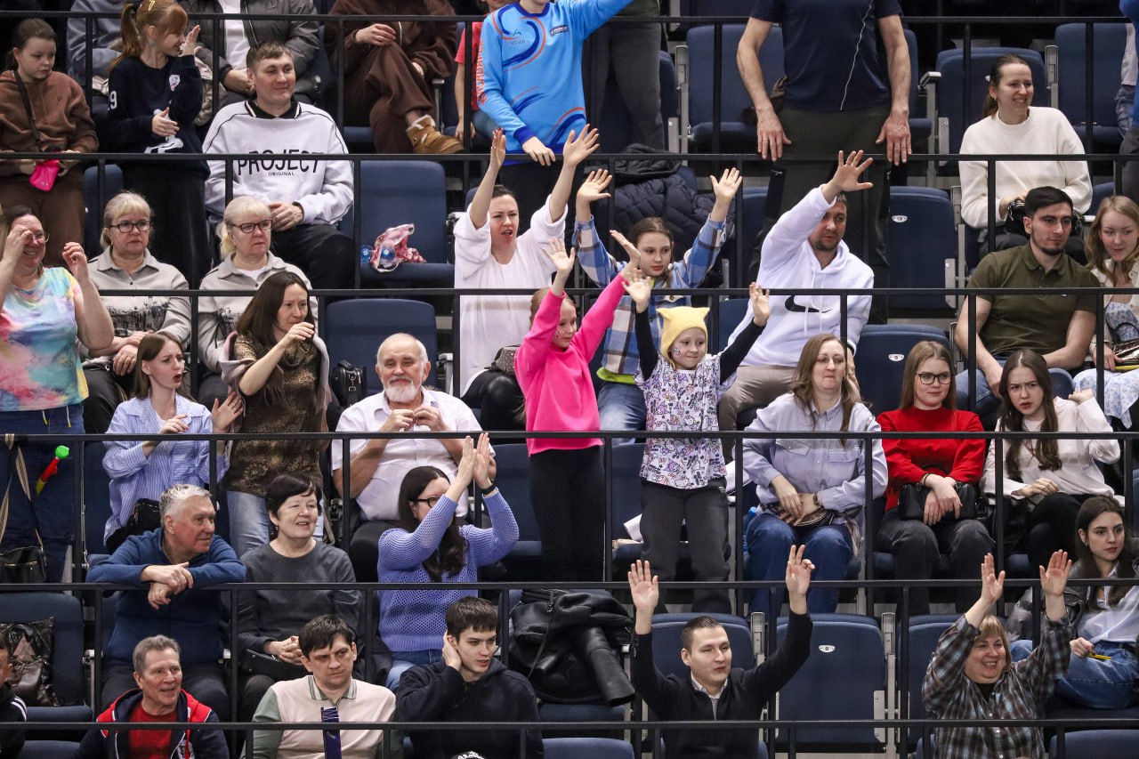 Волейболисты «Енисея» победили «Нову» из Новокуйбышевска со счетом 3:1 Волейболисты «Енисея» победили «Нову» из Новокуйбышевска со счетом 3:1