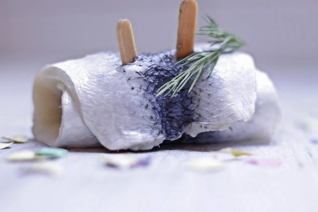 Экспертный способ быстрой очистки сельди с уникальным брусничным рецептом