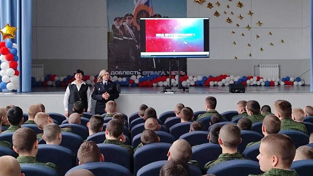 Сотрудники полиции по всему краю активно проводят встречи с молодежью и представителями организаций