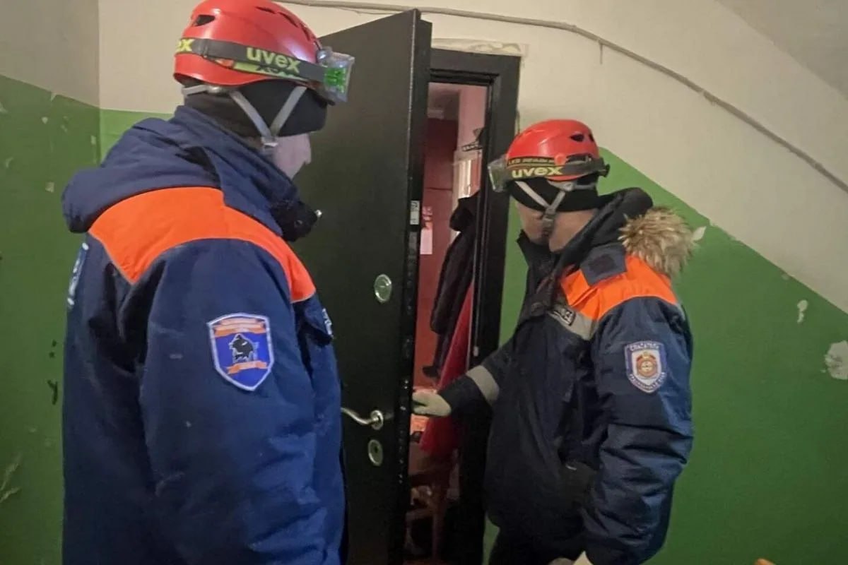 В городе Шарыпово спасатели вызволили из беды 77-летнюю женщину