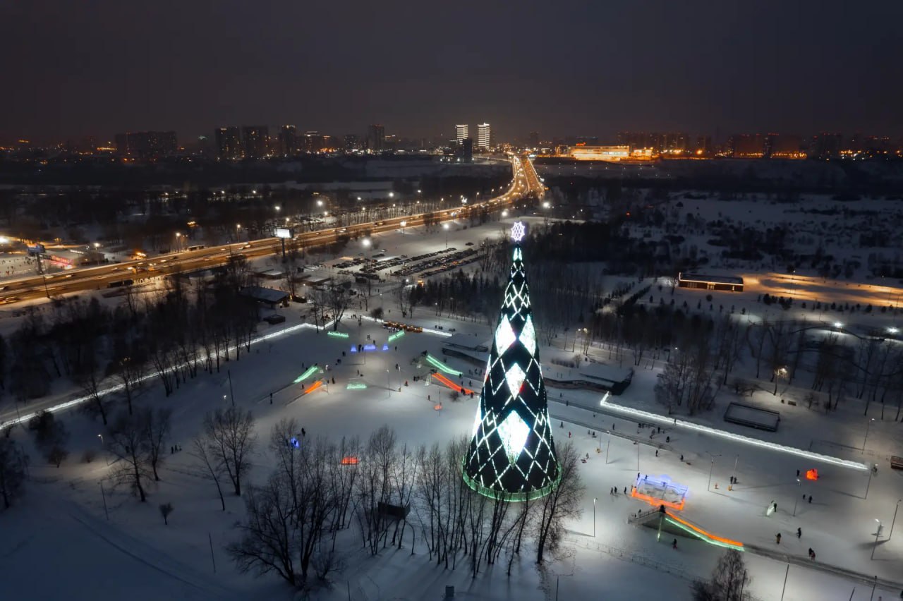 Елку – не «конус», горок – побольше: красноярцы объясняют новому мэру, как должна выглядеть главная новогодняя площадь