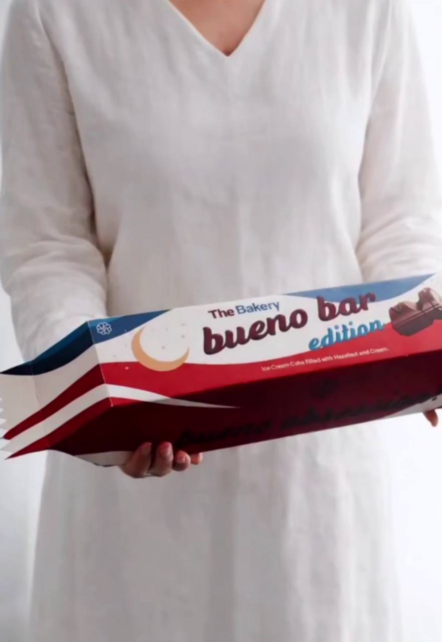 Доброе утро!. Арабские кондитеры из решили, что обычного батончика нам мало, и испекли ГИГАНТСКИЙ Kinder Bueno Доброе утро!. Арабские кондитеры из решили, что обычного батончика нам мало, и испекли ГИГАНТСКИЙ Kinder Bueno