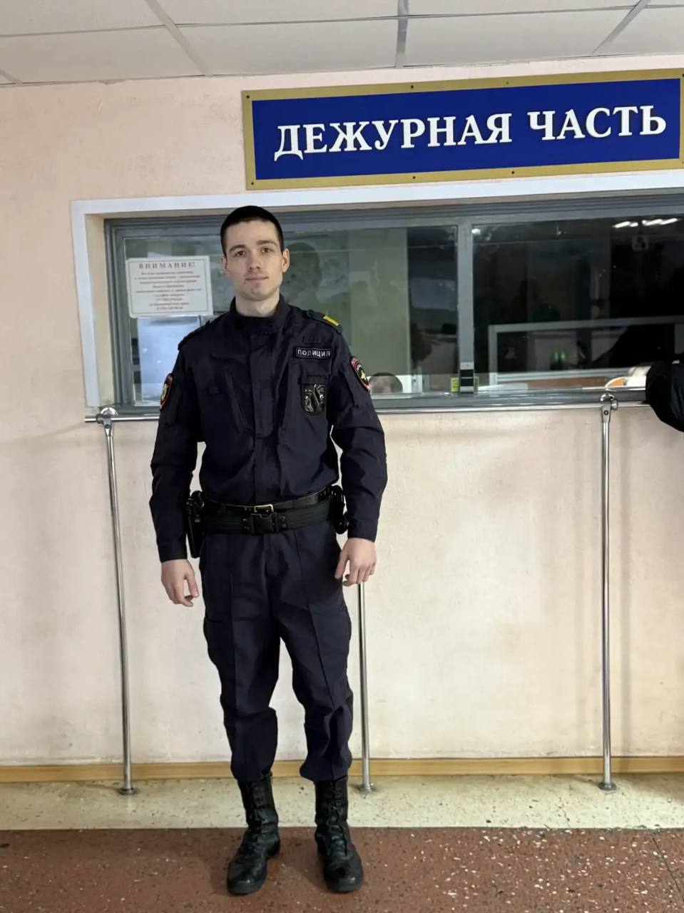 В Норильске сотрудники полиции помогли женщине выбраться из горящего дома