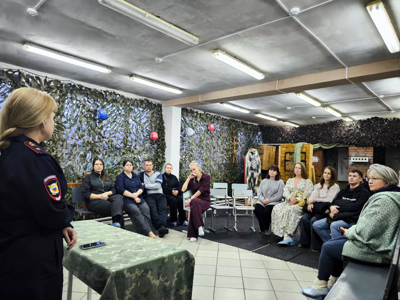 ВМЕСТЕ ПРОТИВ МОШЕННИКОВ. Вчера, 19 февраля, в Единый день профилактики полицейские со всего Красноярского края провели традиционные противомошеннические беседы с жителями региона ВМЕСТЕ ПРОТИВ МОШЕННИКОВ. Вчера, 19 февраля, в Единый день профилактики полицейские со всего Красноярского края провели традиционные противомошеннические беседы с жителями региона