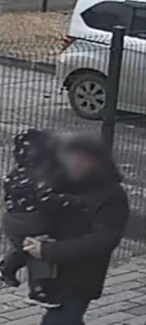 Красноярец выбил калитку в одном из дворов на 60 лет Октября