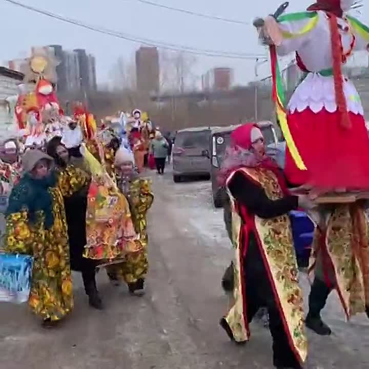 Большое масленичное шествие в Суворовском!