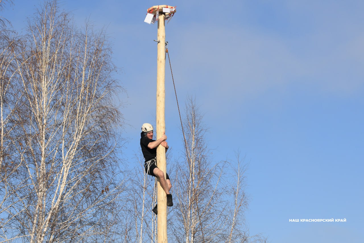 Чучело Масленицы сожгли в Татышев-парке Чучело Масленицы сожгли в Татышев-парке