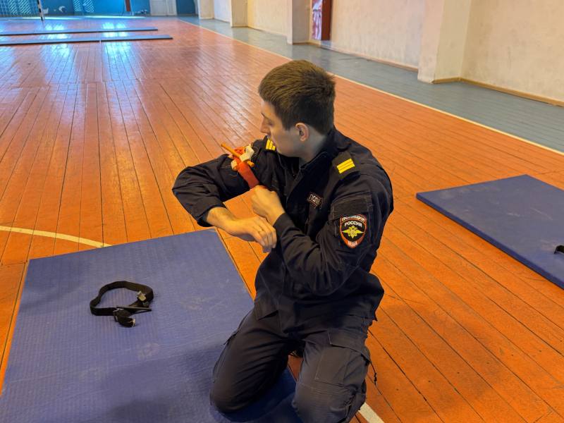 В честь Дня защитника Отечества сотрудники МУ МВД России «Красноярское» вышли на старт спортивного мероприятия, чтобы проверить свою спортивну подготовку В честь Дня защитника Отечества сотрудники МУ МВД России «Красноярское» вышли на старт спортивного мероприятия, чтобы проверить свою спортивну подготовку