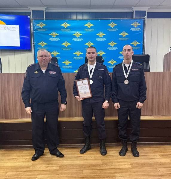 В честь Дня защитника Отечества сотрудники МУ МВД России «Красноярское» вышли на старт спортивного мероприятия, чтобы проверить свою спортивну подготовку В честь Дня защитника Отечества сотрудники МУ МВД России «Красноярское» вышли на старт спортивного мероприятия, чтобы проверить свою спортивну подготовку