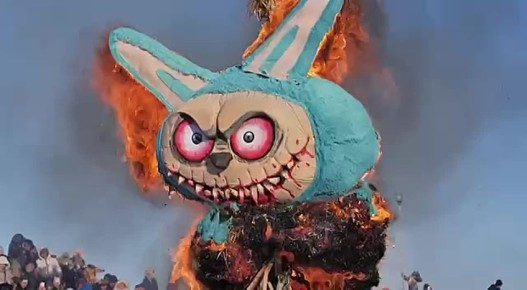 Чучело Лабубу сожгли в Липецкой области вместо Масленицы