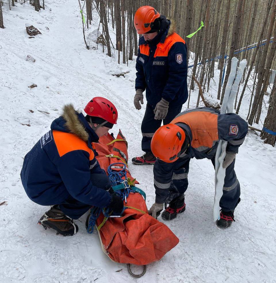 На «Красноярских Столбах» из-за гололеда пришлось эвакуировать двоих туристов