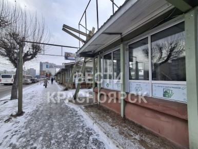 Павильоны на Предмостной площади в Красноярске пустеют