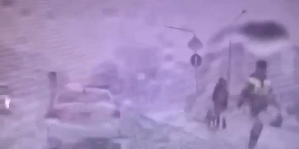 В Железногорске инспекторы помогли пенсионерке, которой стало плохо на улице