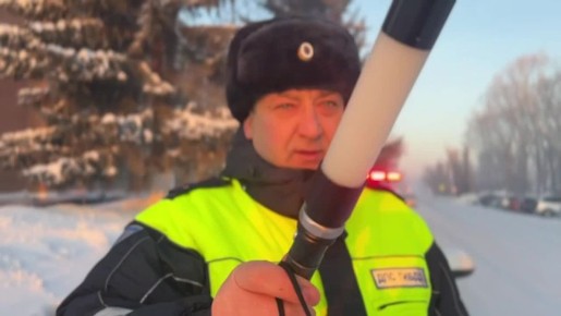 Сотрудники отделения Госавтоинспекции ОМВД России «Иланский» и Общественный совет при ОМВД поздравляют мужчин