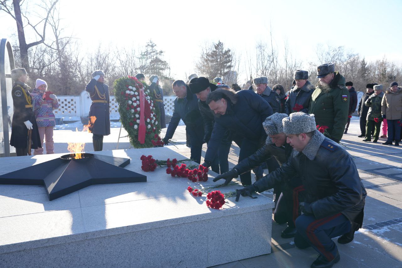 Красноярцы почтили память защитников Отечества Красноярцы почтили память защитников Отечества