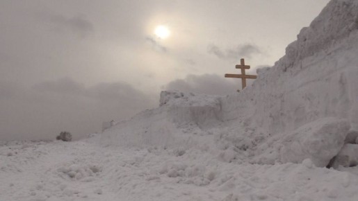 Деревня Худоногово в снежной блокаде: дорогу замело, люди и дети в заложниках