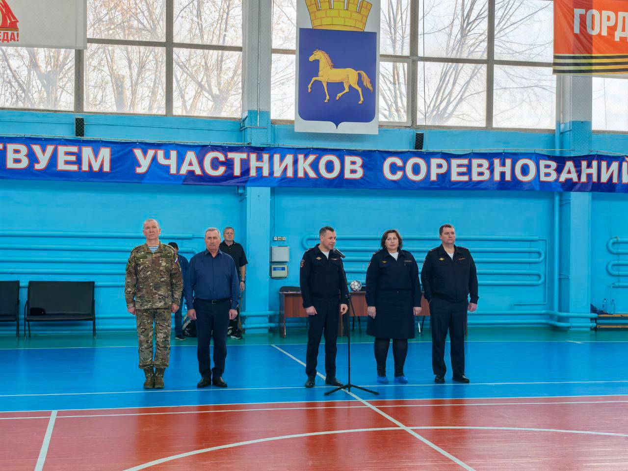 Сотрудники Межмуниципального отдела МВД России «Минусинский» доказали, что они готовы защищать Родину не только в служебных кабинетах, но и на футбольном поле Сотрудники Межмуниципального отдела МВД России «Минусинский» доказали, что они готовы защищать Родину не только в служебных кабинетах, но и на футбольном поле