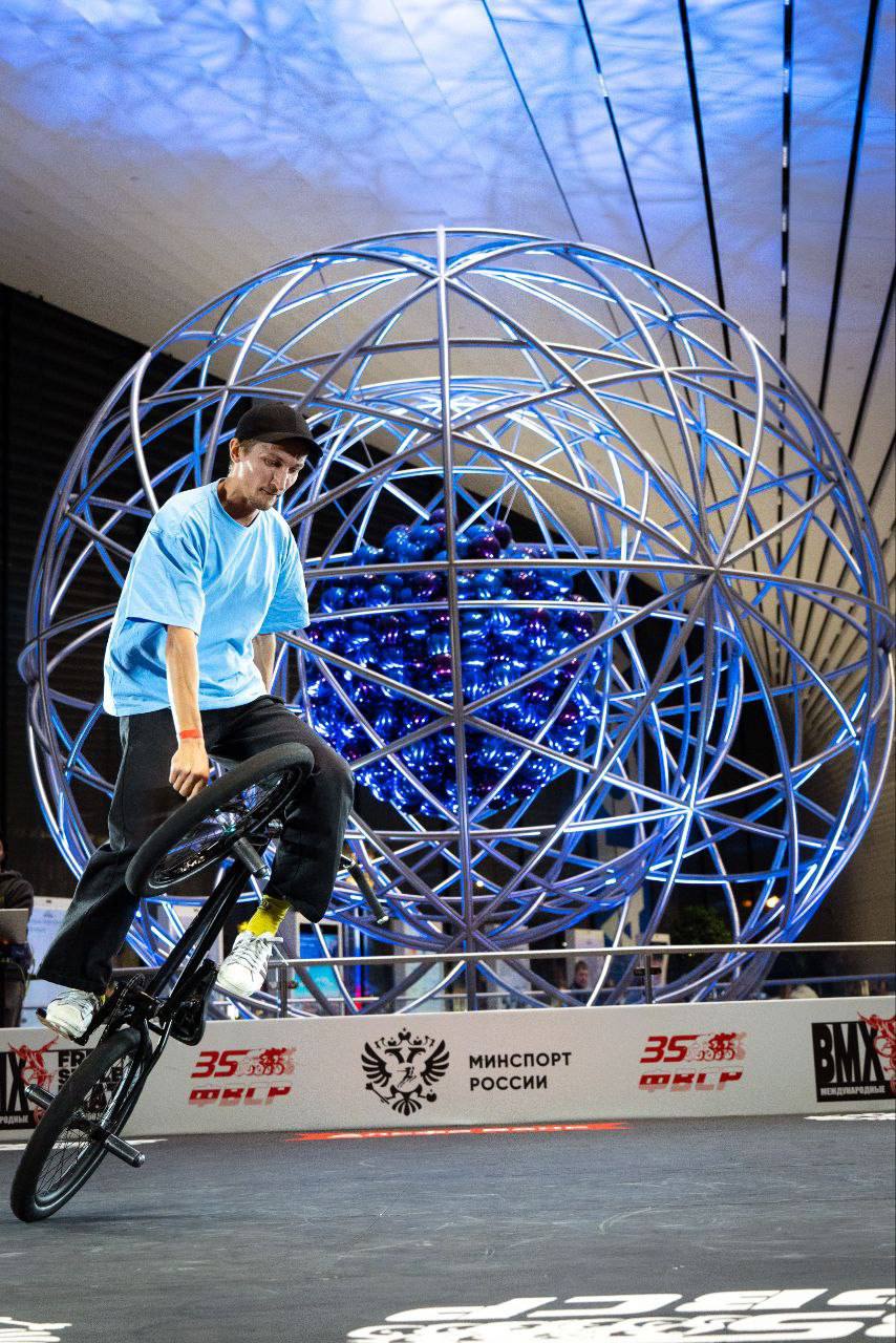 Международные соревнования по BMX-фристайлу (флэт) прошли на ВДНХ в музее «АТОМ»