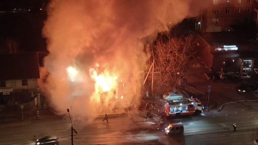 В краевом МЧС уточнили, что сообщение о пожаре поступило к ним в 18:47