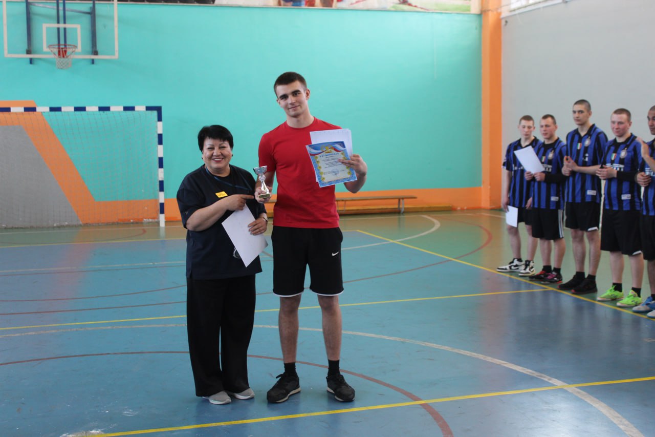 В Канской воспитательной колонии прошли соревнования по силовому многоборью «Железный человек» В Канской воспитательной колонии прошли соревнования по силовому многоборью «Железный человек»