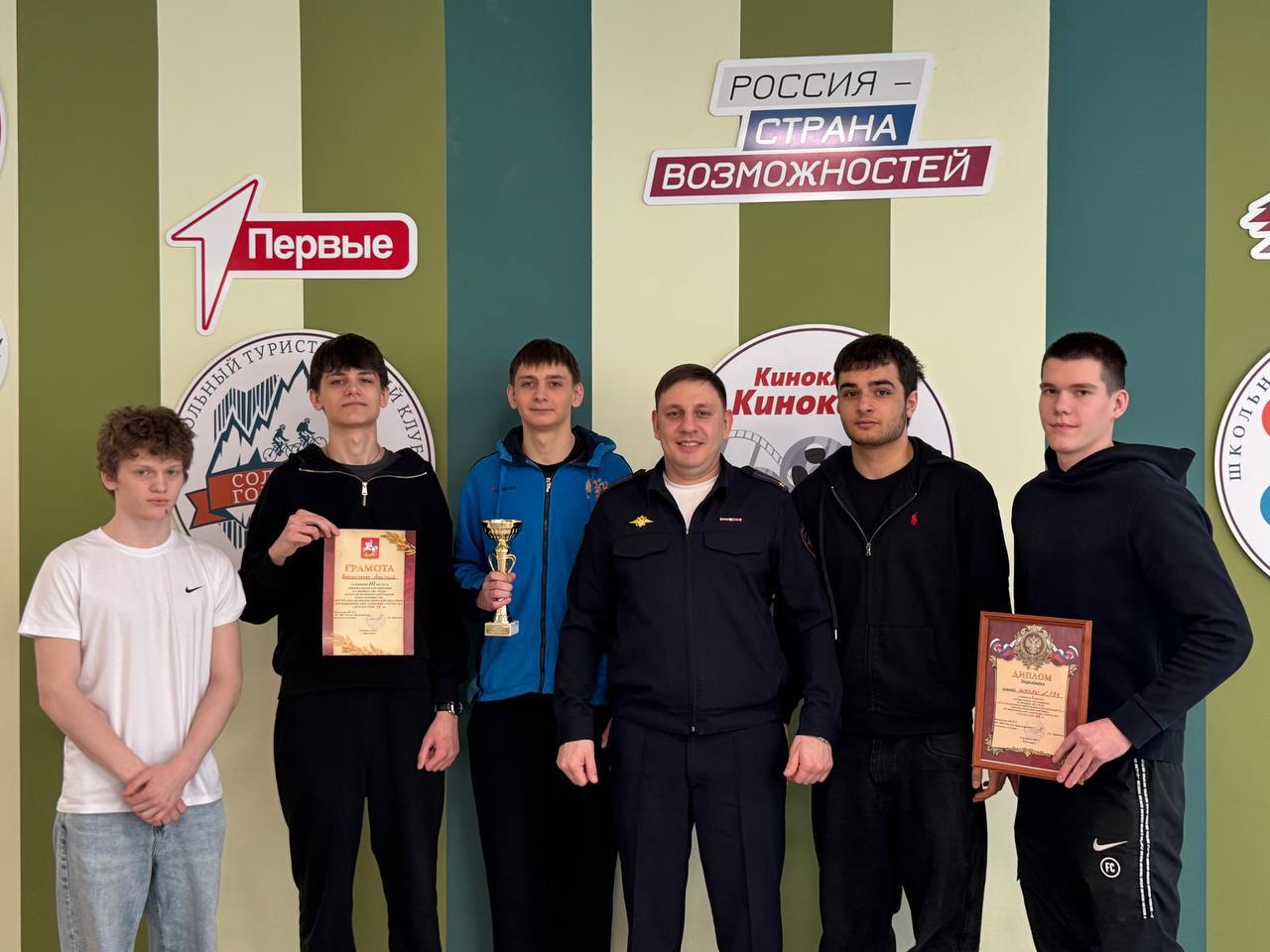 В Красноярске состоялись захватывающие соревнования по стрельбе из пневматической винтовки среди учащихся классов правоохранительной направленности