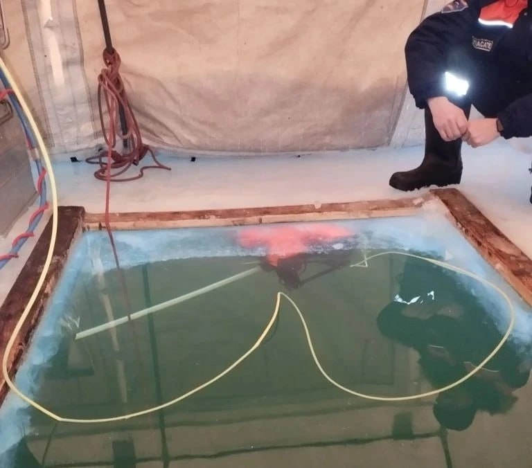 Спасатели подняли со дна Красноярского водохранилища тело пенсионера с глубины 65 метров Спасатели подняли со дна Красноярского водохранилища тело пенсионера с глубины 65 метров