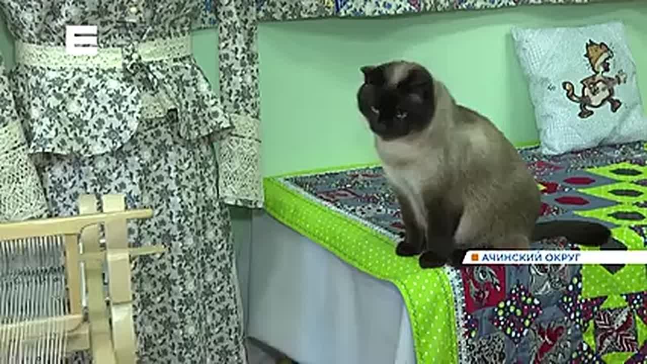 Заслуженная мастерица из Большого Улуя учит детей и взрослых ткацкому ремеслу