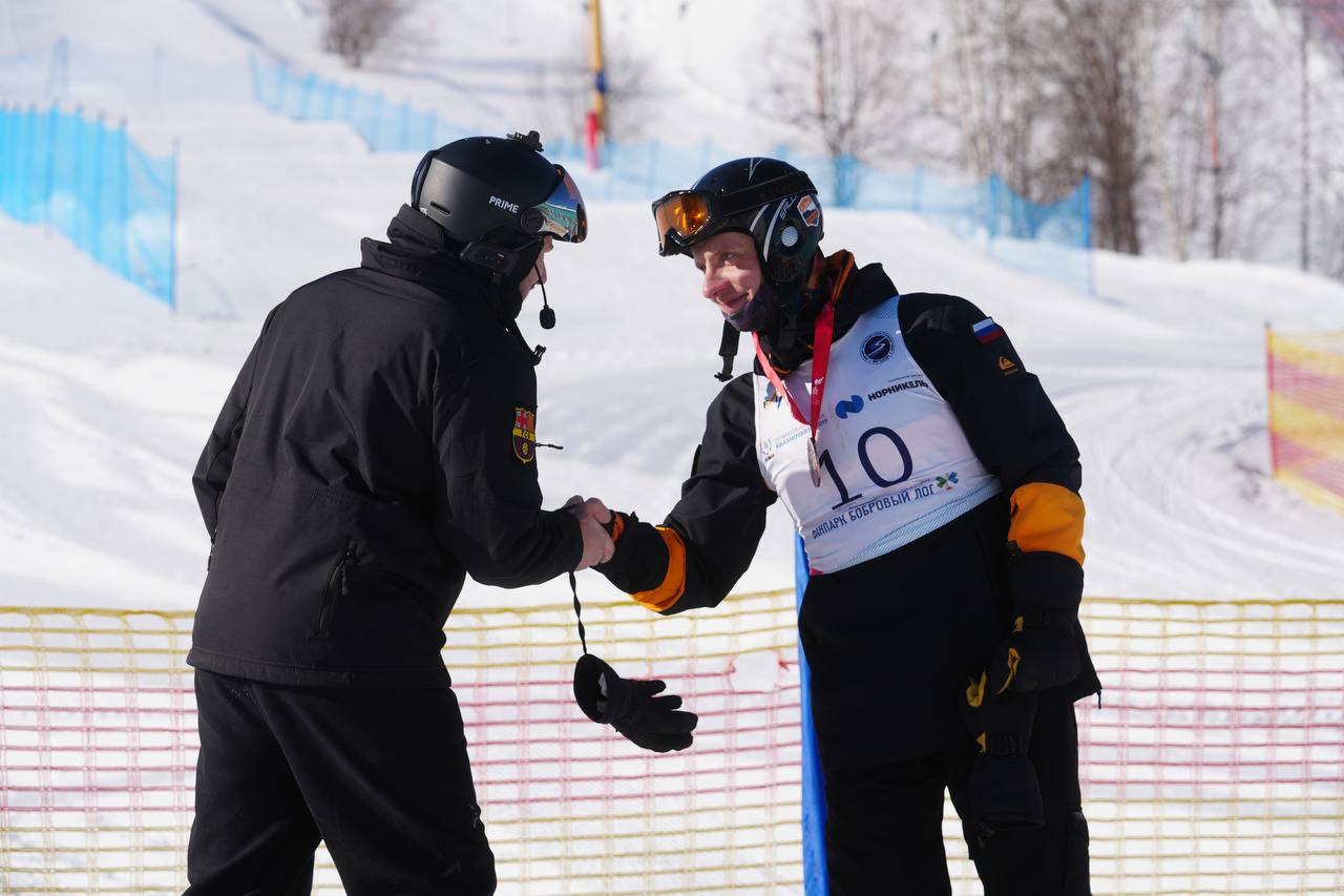 В рамках Спартакиады работников органов прокуратуры края прошли соревнования по горнолыжному спорту и сноуборду в дисциплине слаломгигант В рамках Спартакиады работников органов прокуратуры края прошли соревнования по горнолыжному спорту и сноуборду в дисциплине слаломгигант