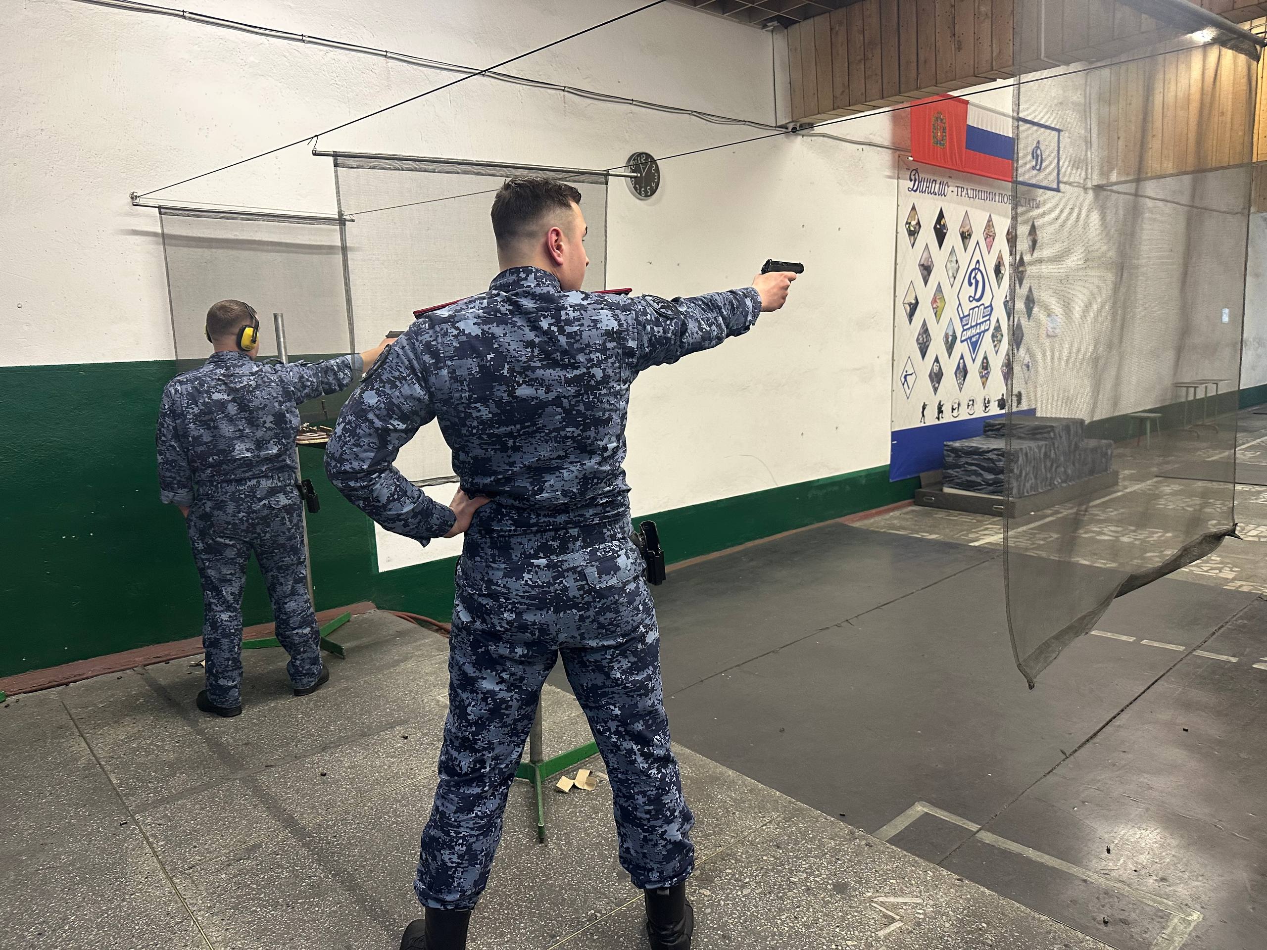 Команда сотрудников аппарата ГУФСИН стала победителями ведомственных соревнований по стрельбе из боевого ручного стрелкового оружия Команда сотрудников аппарата ГУФСИН стала победителями ведомственных соревнований по стрельбе из боевого ручного стрелкового оружия